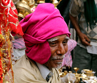 Kolkata:  Street Vendor Near Kali Temple